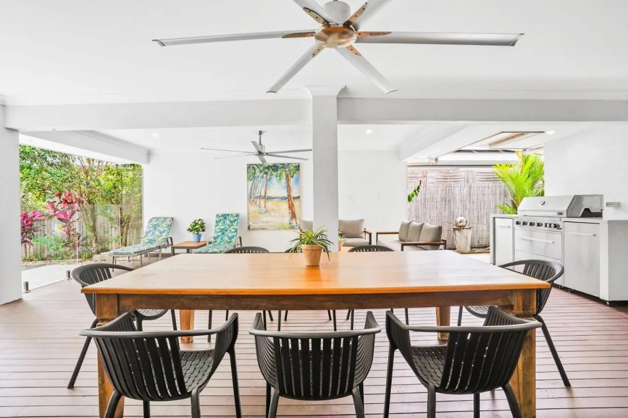 Holiday home Tranquil Waters Blue Lagoon Retreat Trinity Beach Australia
