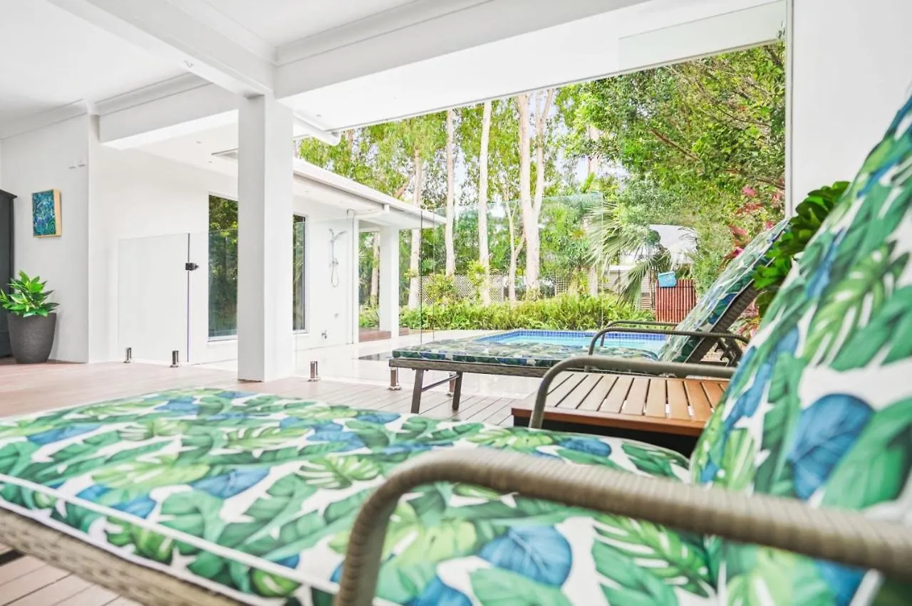 Tranquil Waters Blue Lagoon Retreat Trinity Beach Holiday home